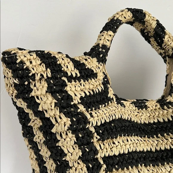 Billabong Talk To The Palm Paper Woven Straw Tote Bag Black & Natural Colour - Picture 2 of 16